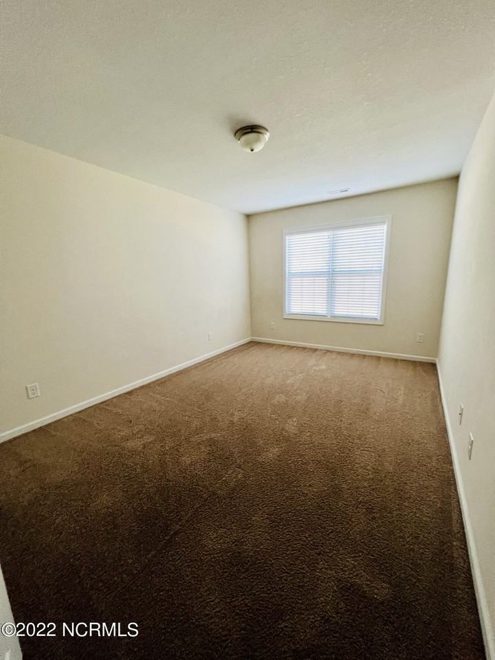 209 Imperial Ln - Photo 7 of 11