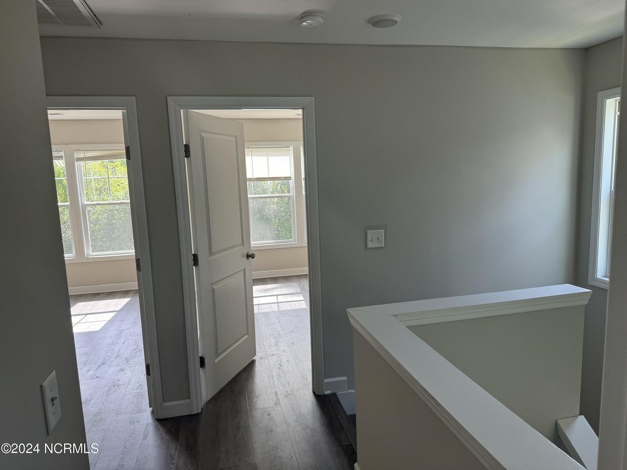 210 Jordan Ln - Photo 5 of 20