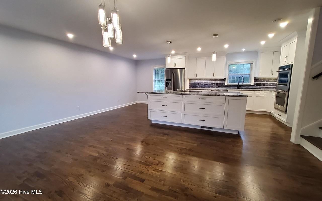 210 Spartan Rd - Photo 4 of 13