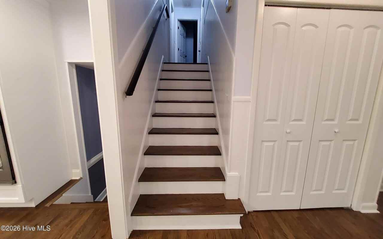 210 Spartan Rd - Photo 7 of 13