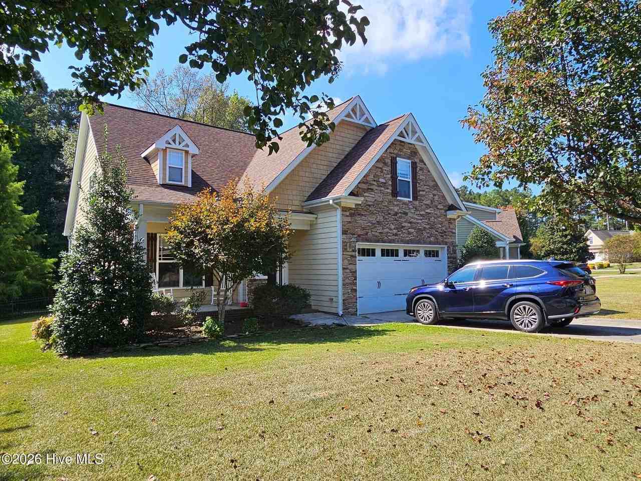 305 Skipping Water Dr - Photo 2 of 50