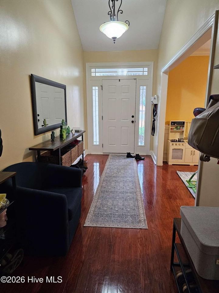 305 Skipping Water Dr - Photo 5 of 50