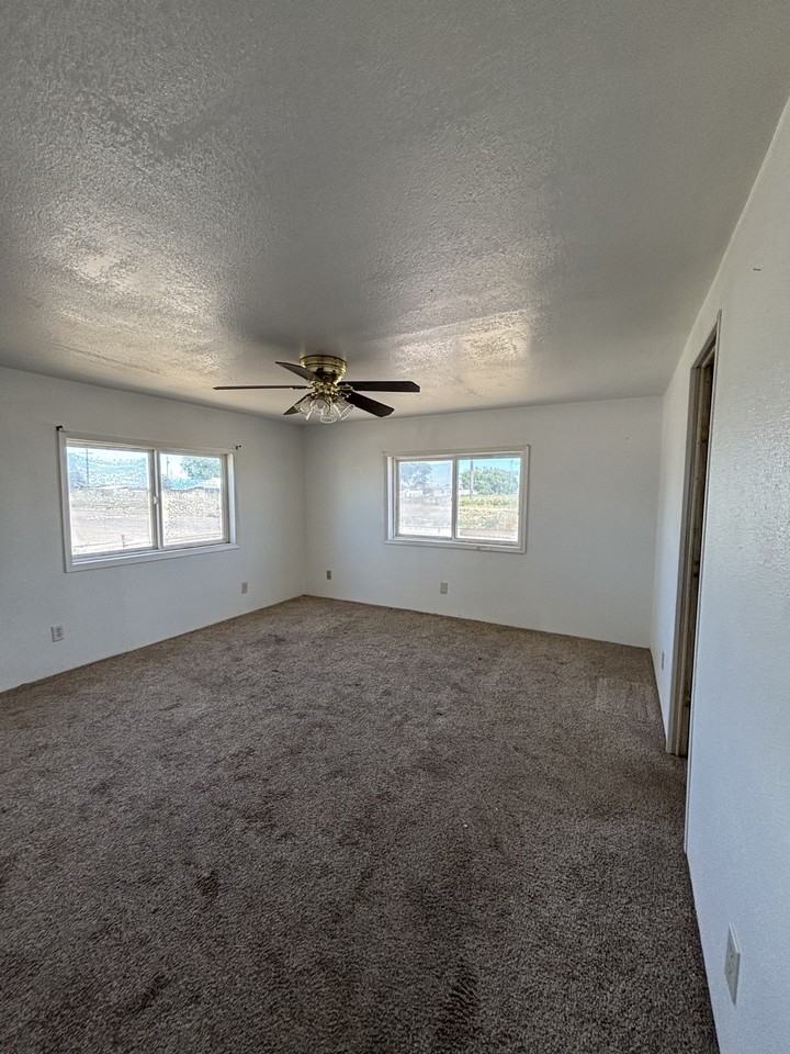 1493 N 1100 E - Photo 4 of 6