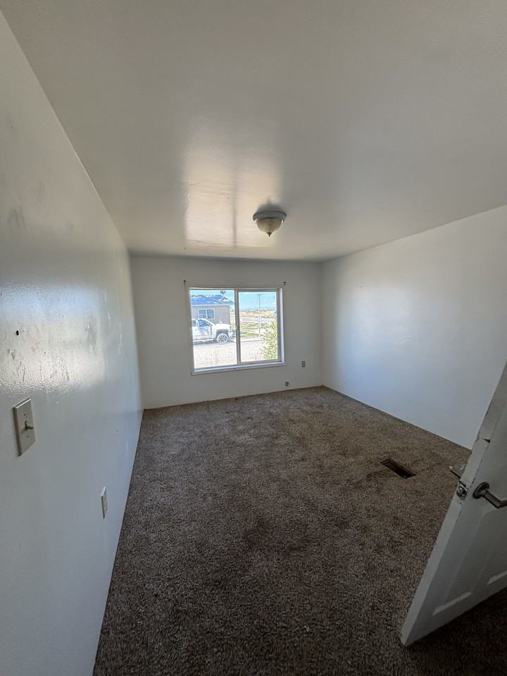 1493 N 1100 E - Photo 5 of 6