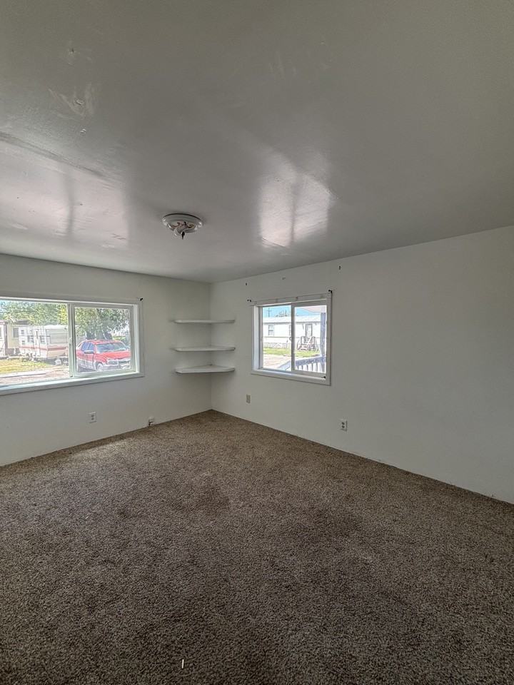1493 N 1100 E - Photo 6 of 6