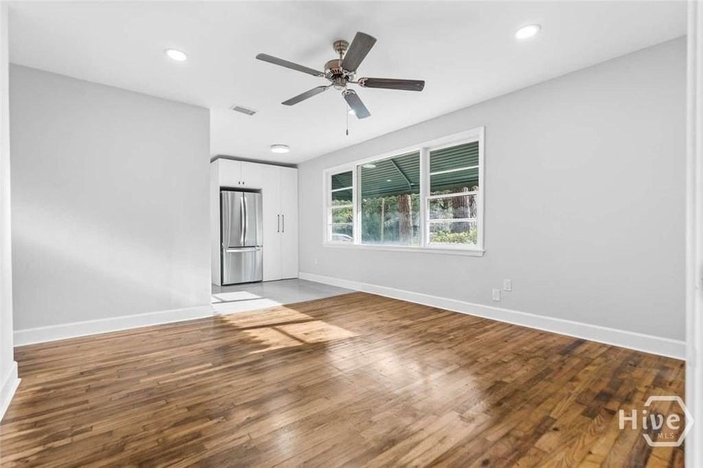 2102 Auburn St - Photo 5 of 18