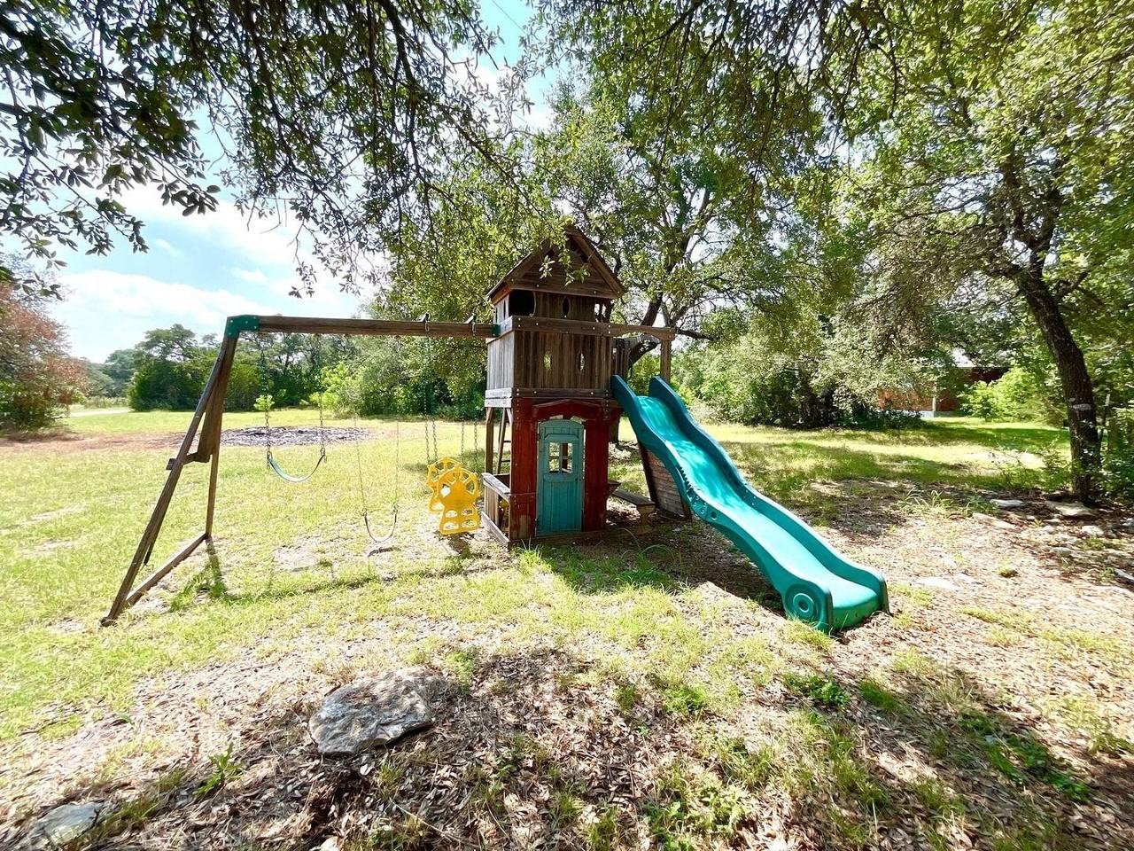 1010 Brooks Mill Rd - Photo 5 of 34