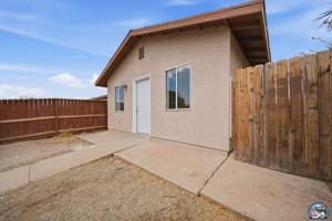 featured image of 1077 Wozencraft St #2