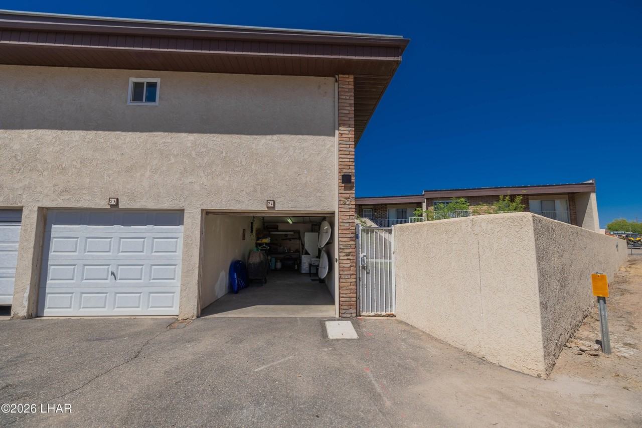 9170 Riverside Dr #24 - Photo 3 of 31