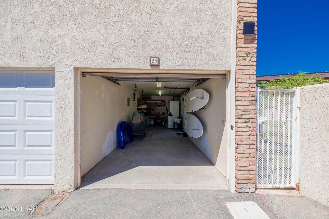 9170 Riverside Dr #24 - Photo 4 of 31
