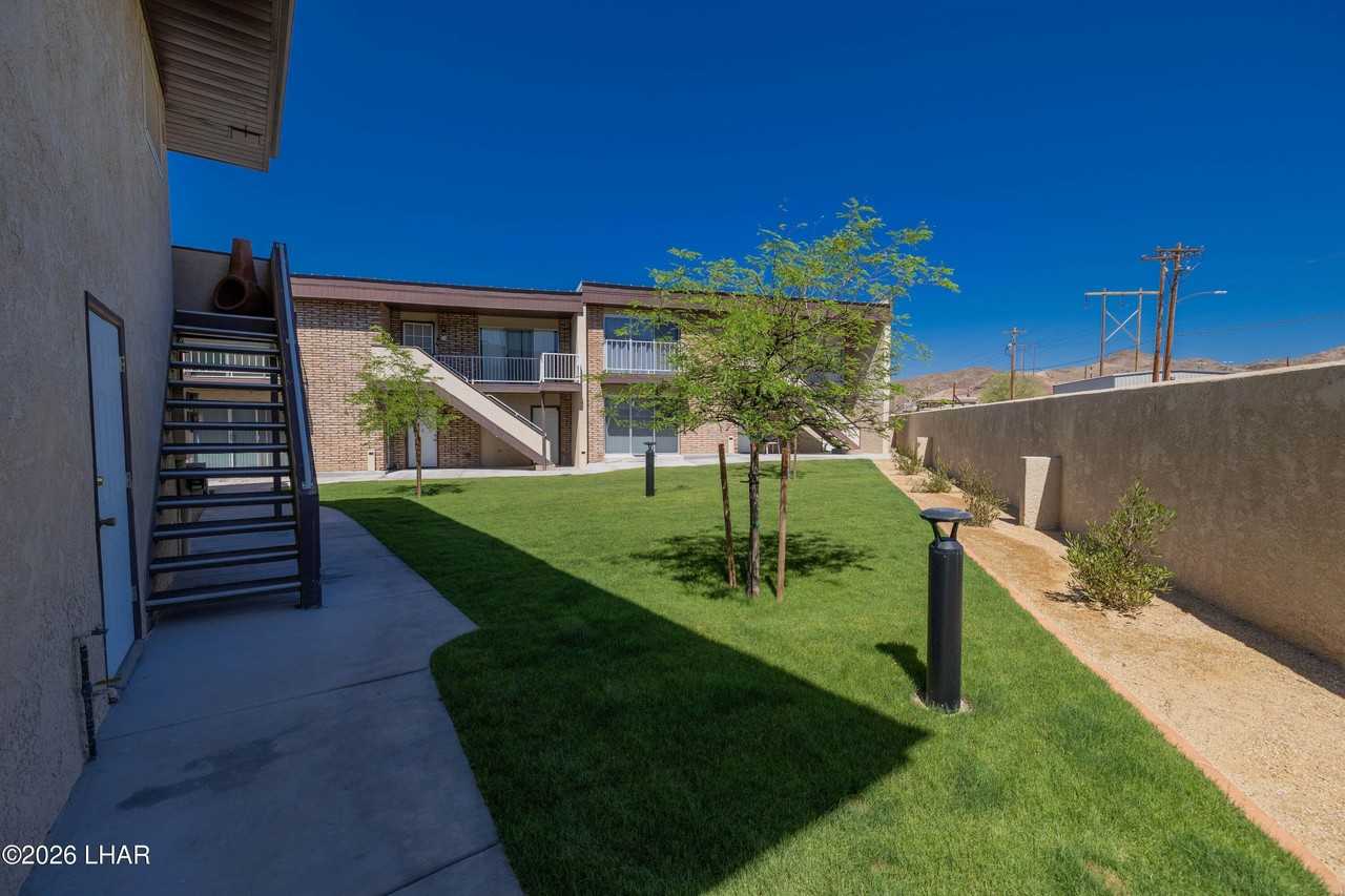 9170 Riverside Dr #24 - Photo 6 of 31