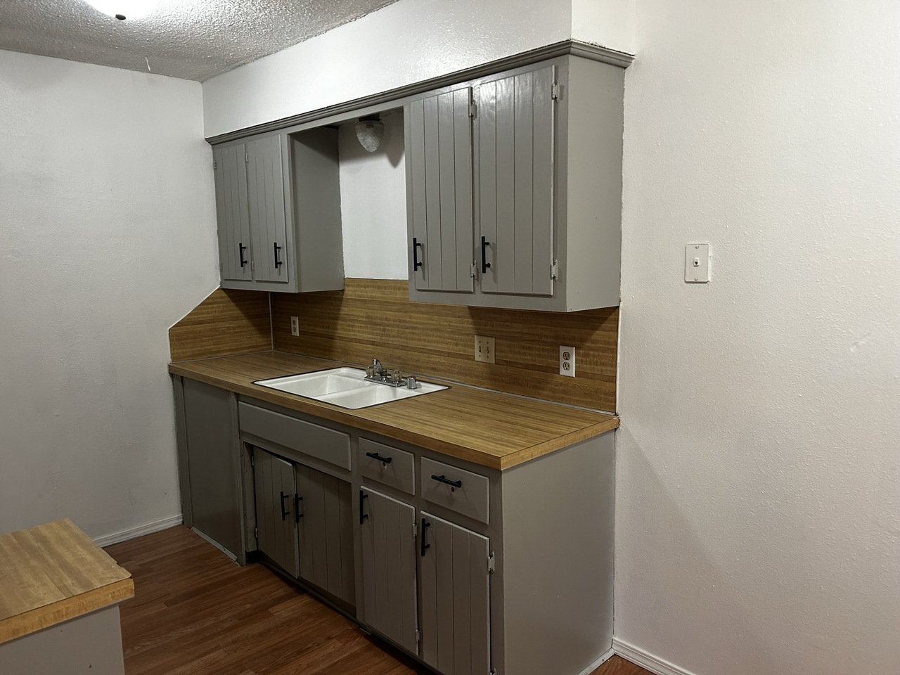 Sunset Village A Apartments - Photo 4 of 6