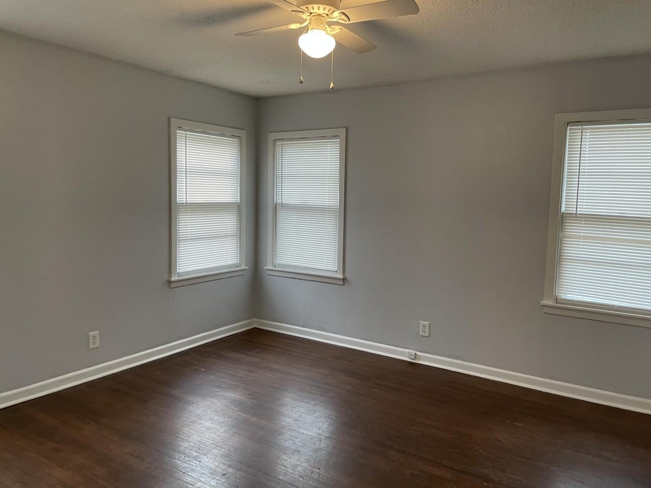 3801 32nd St - Photo 4 of 12