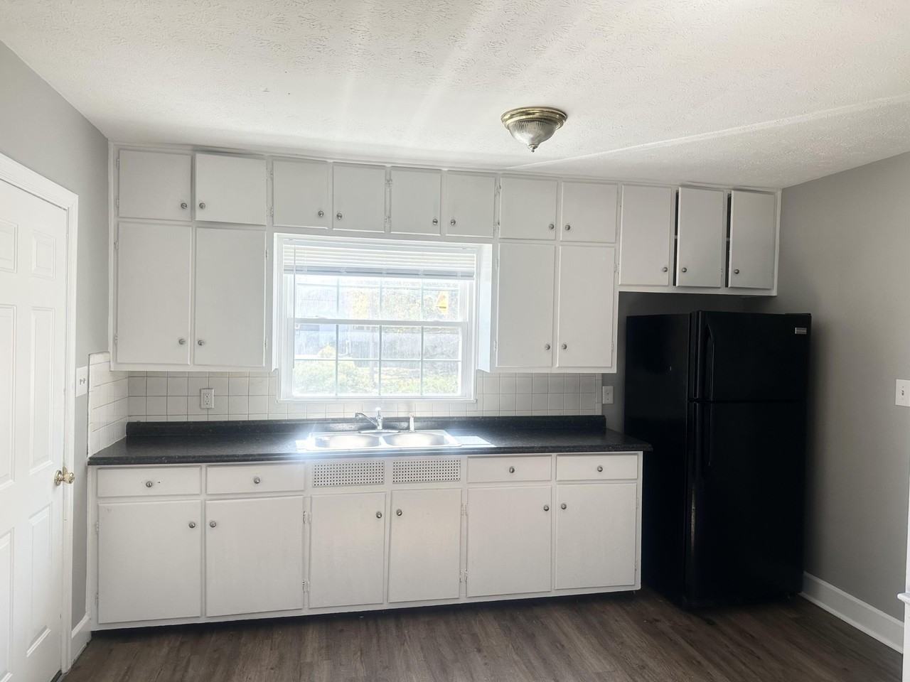 1685 N Forbes Rd - Photo 2 of 8