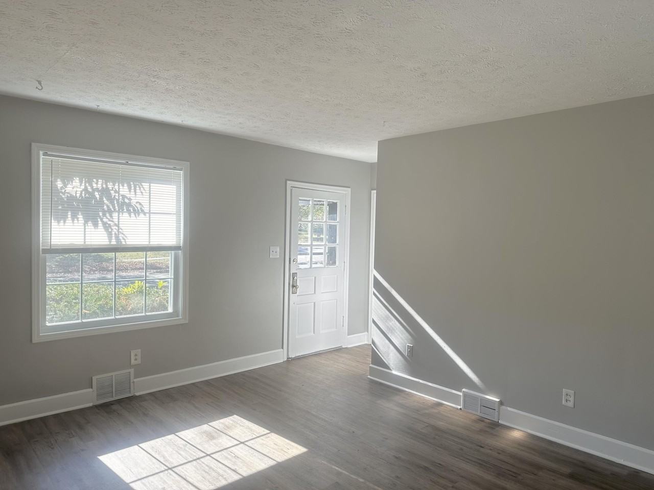 1685 N Forbes Rd - Photo 4 of 8