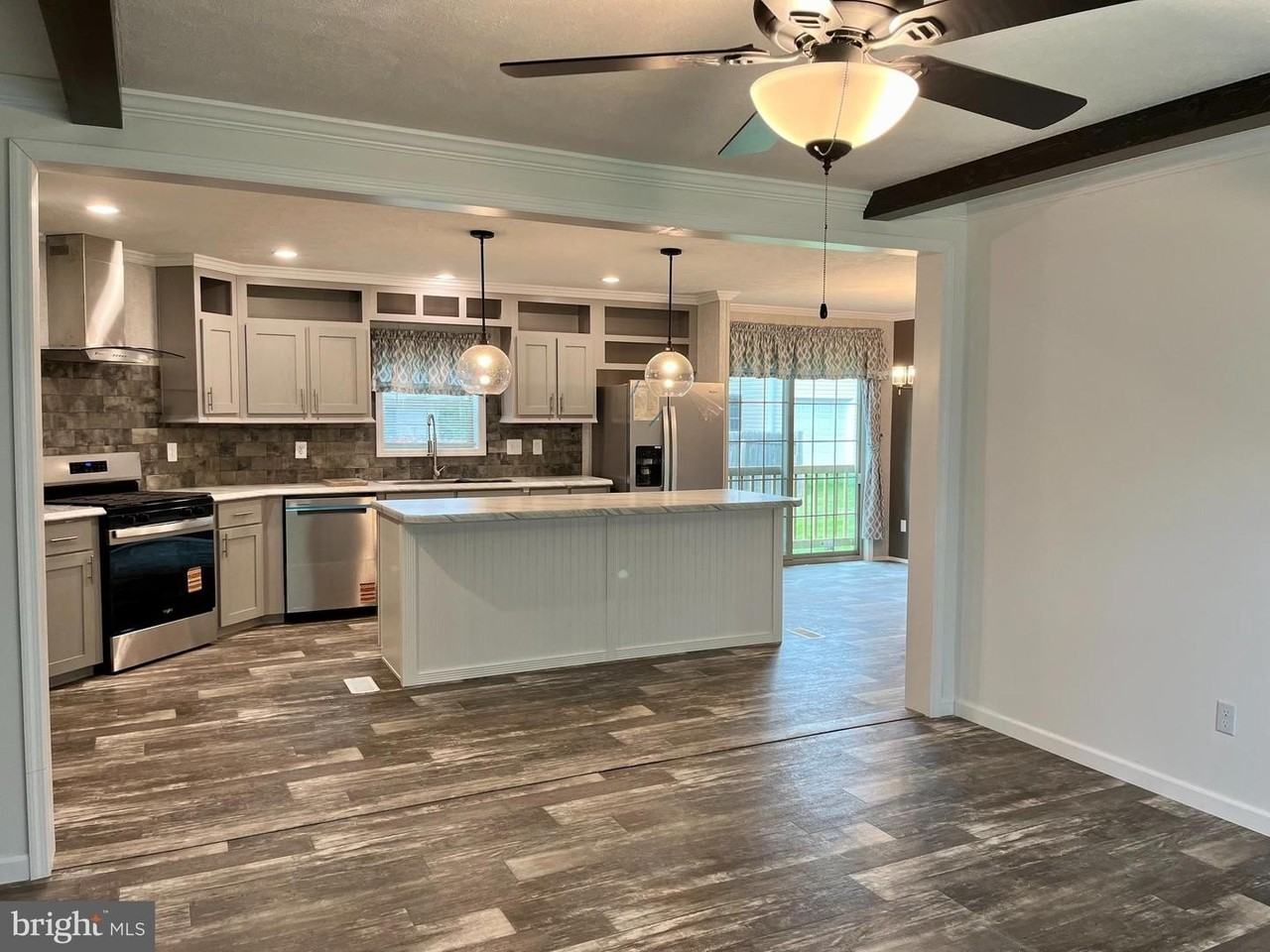 25 2nd Ave - Photo 6 of 31