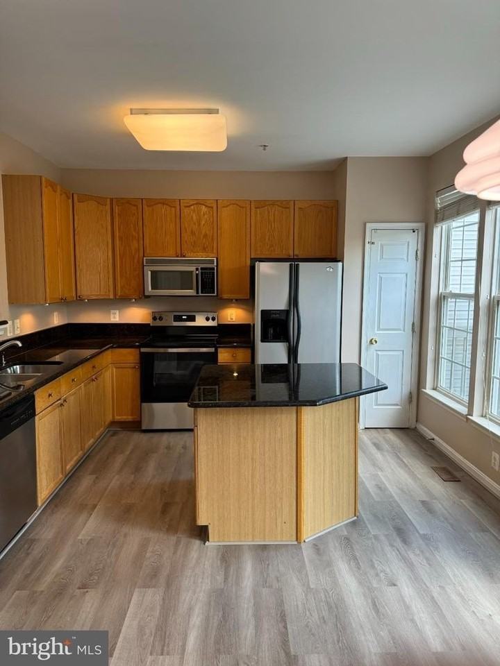 2424 Wynfield Ct - Photo 3 of 35