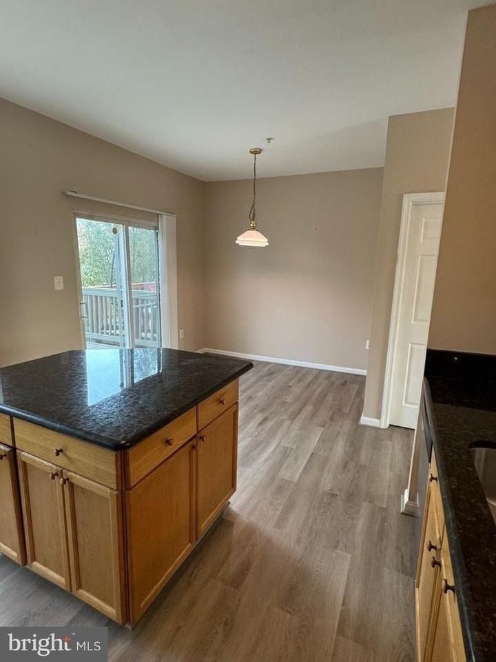 2424 Wynfield Ct - Photo 5 of 35