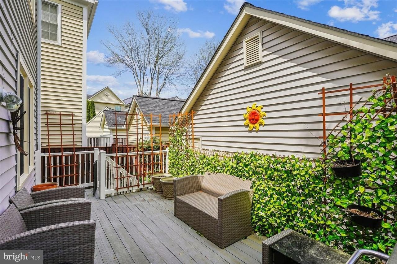 217 Highland Ridge Ave - Photo 3 of 47