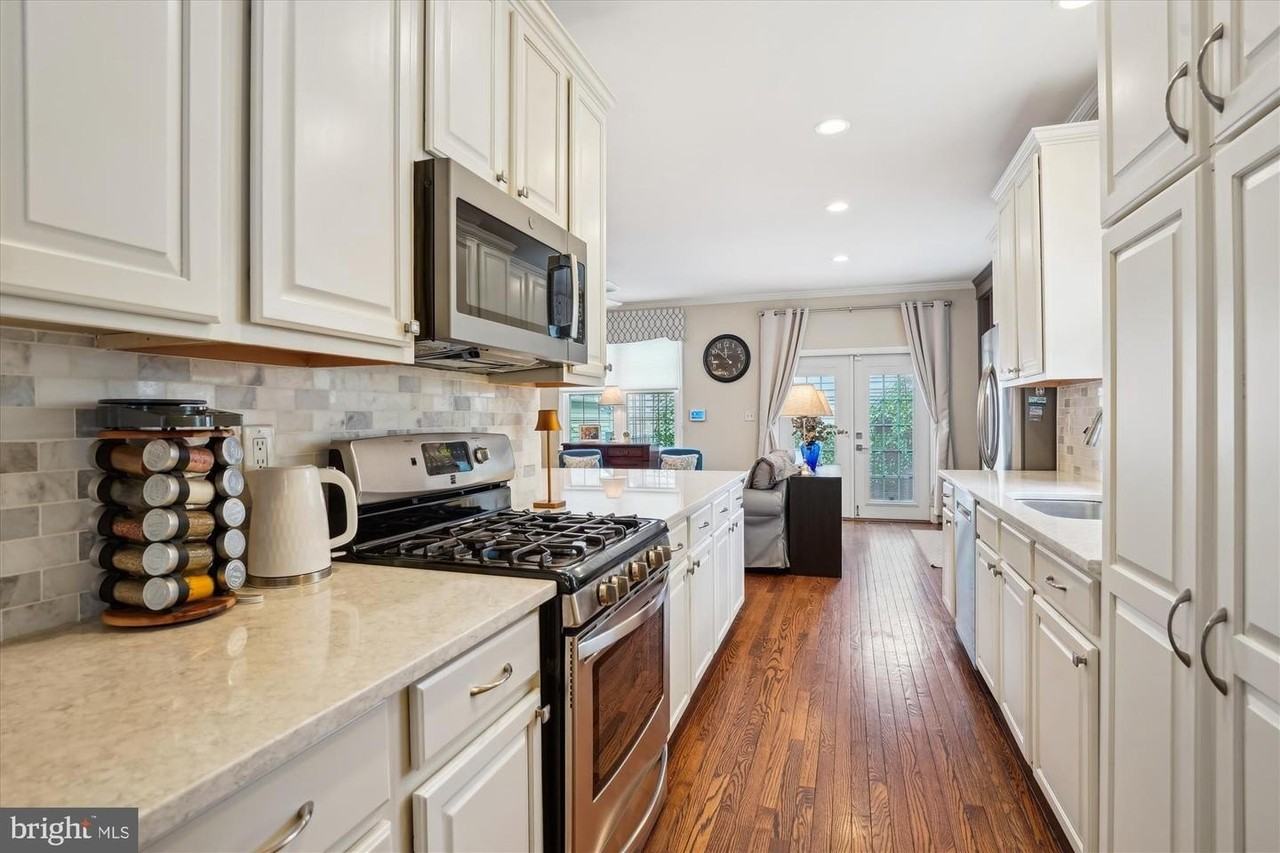 217 Highland Ridge Ave - Photo 4 of 47