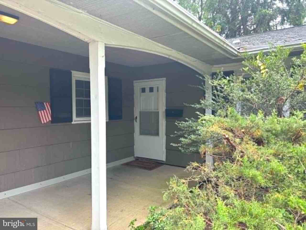 2207 Hyson Pl - Photo 2 of 17