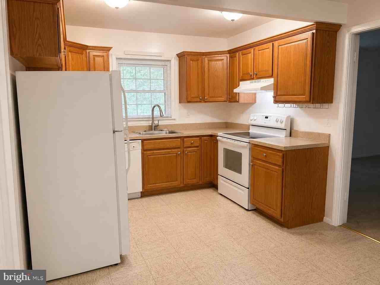 2207 Hyson Pl - Photo 6 of 17