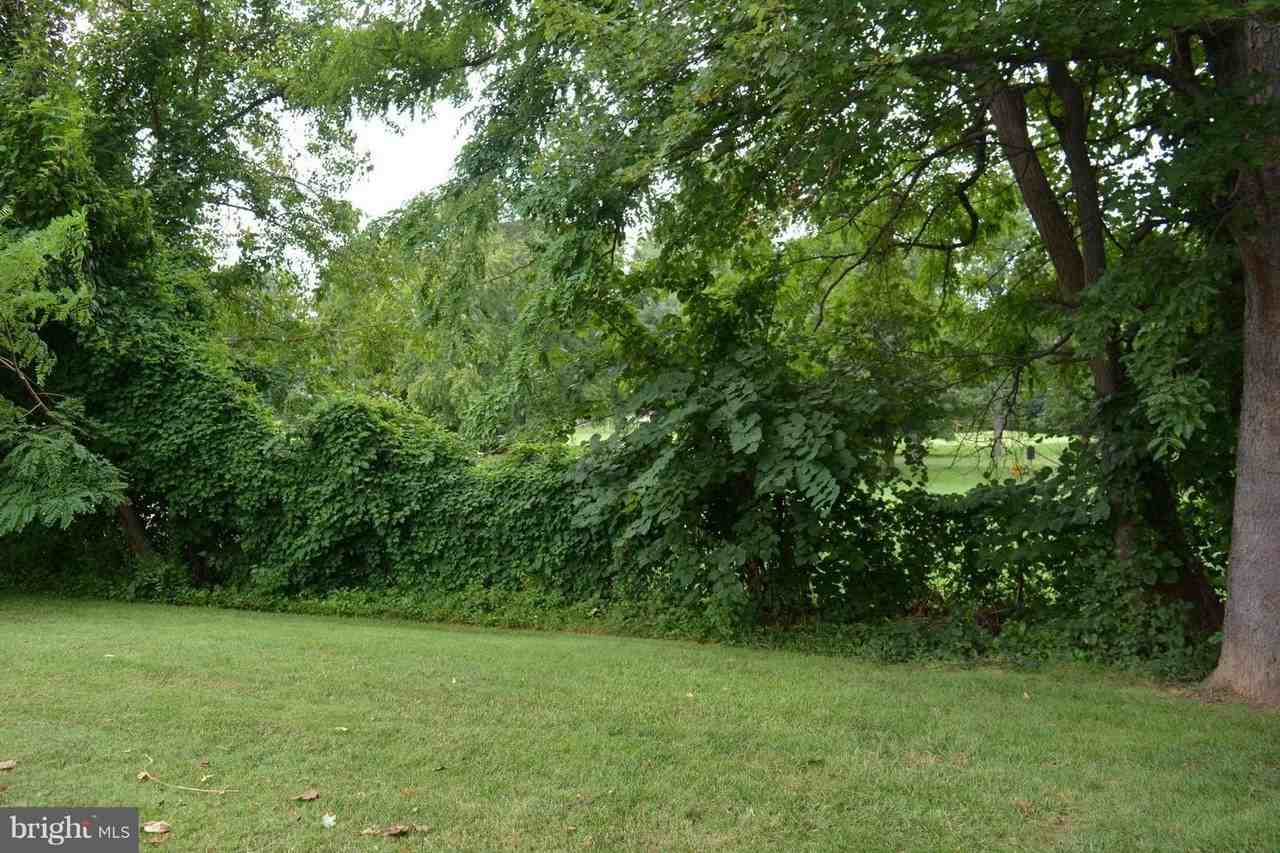 2775 Sikes Ct - Photo 3 of 36
