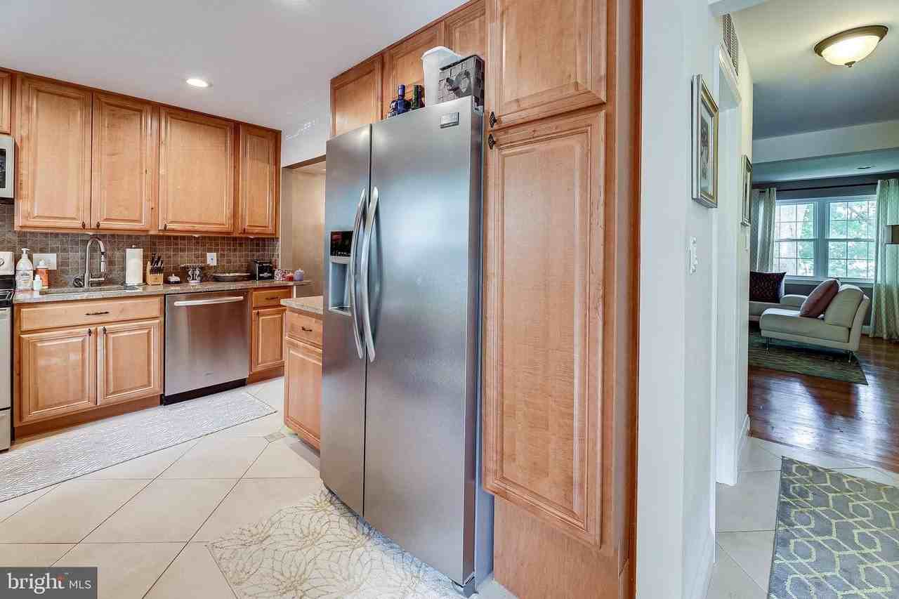 2775 Sikes Ct - Photo 6 of 36
