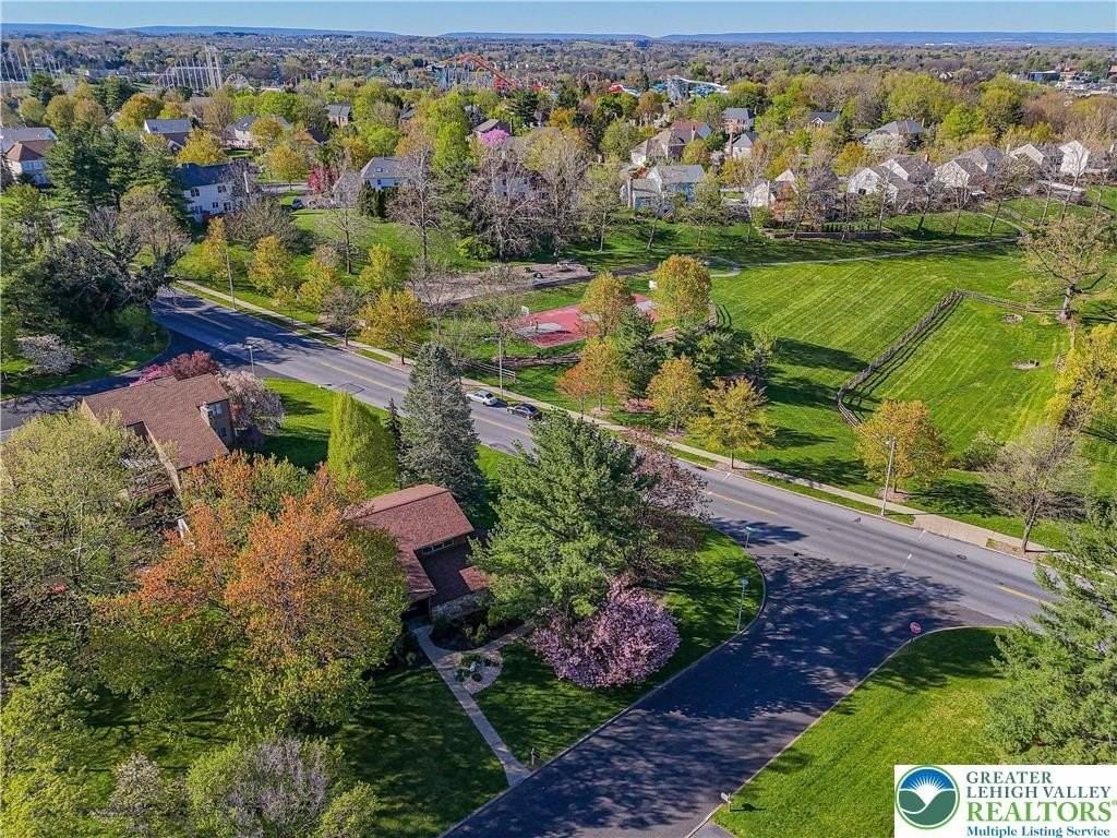 3705 Vale View Dr - Photo 4 of 47