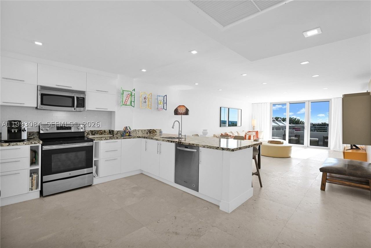 5555 Collins Ave #3N - Photo 6 of 50