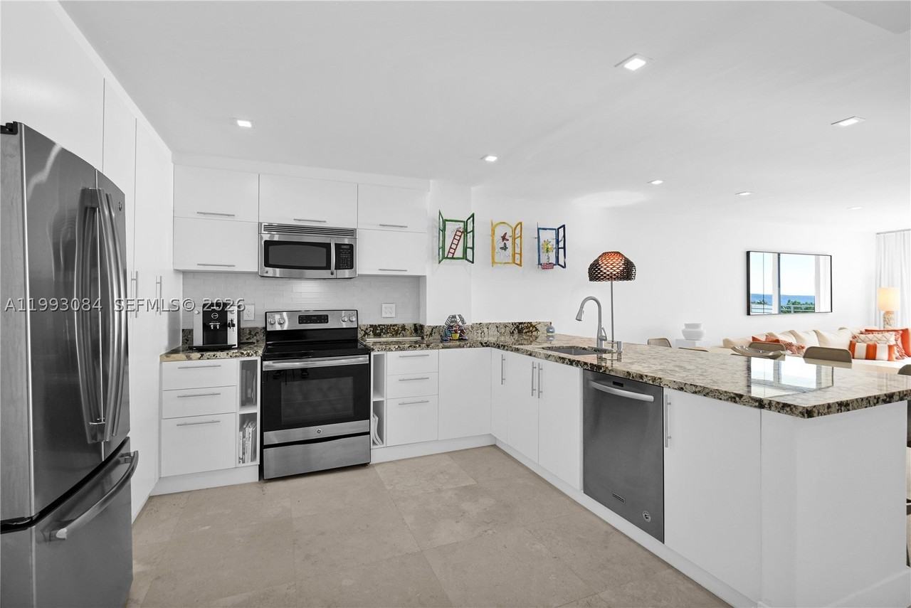 5555 Collins Ave #3N - Photo 7 of 50