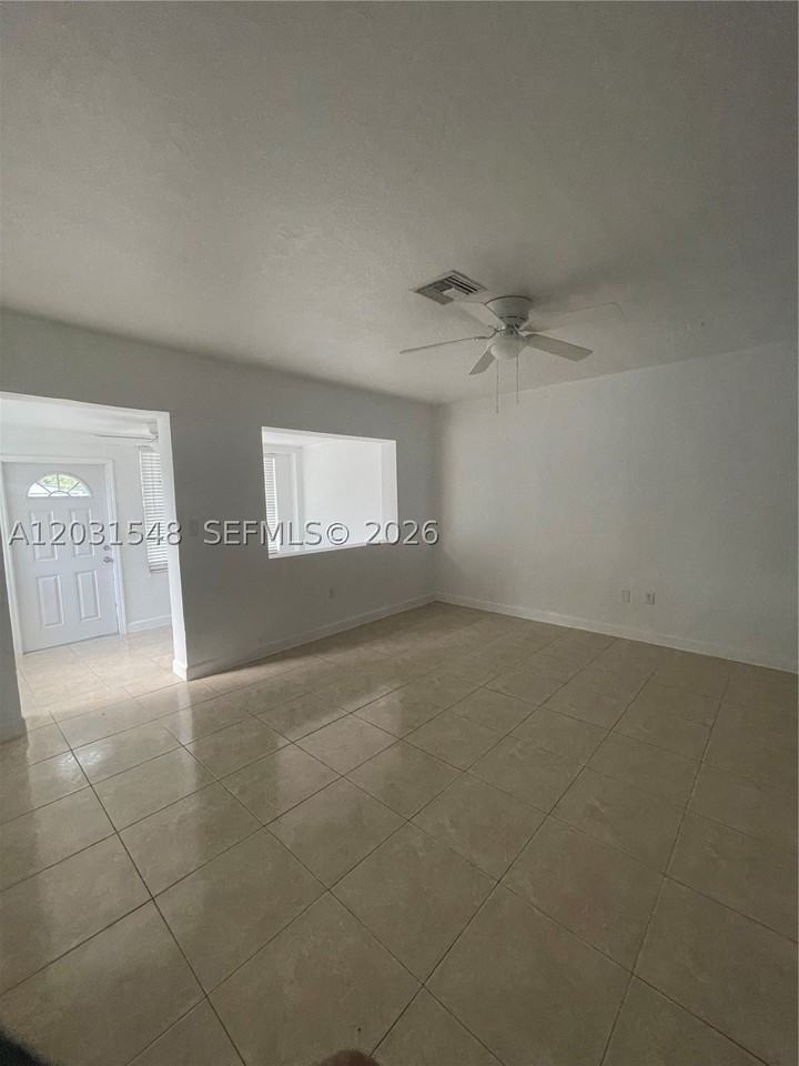 420 Sw 25th Ave #0 - Photo 5 of 8