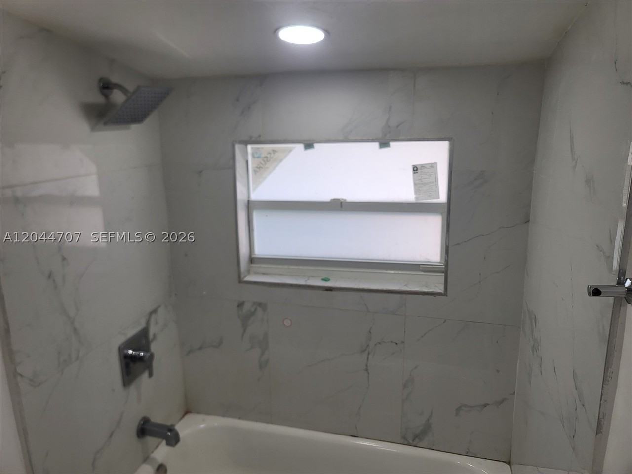 512 Nw 96th St #B - Photo 5 of 8