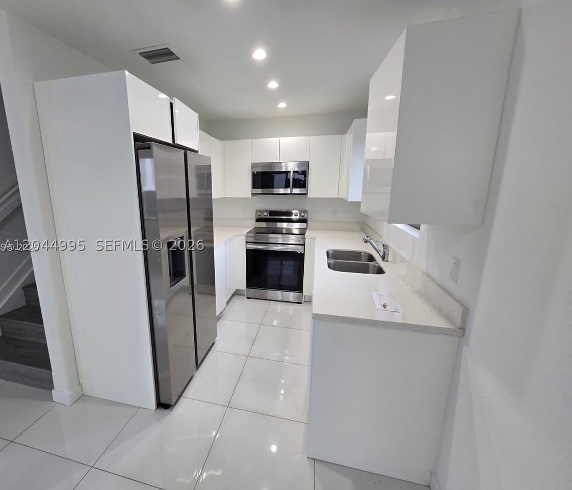 2771 Nw 43rd Ter #2771 - Photo 2 of 13