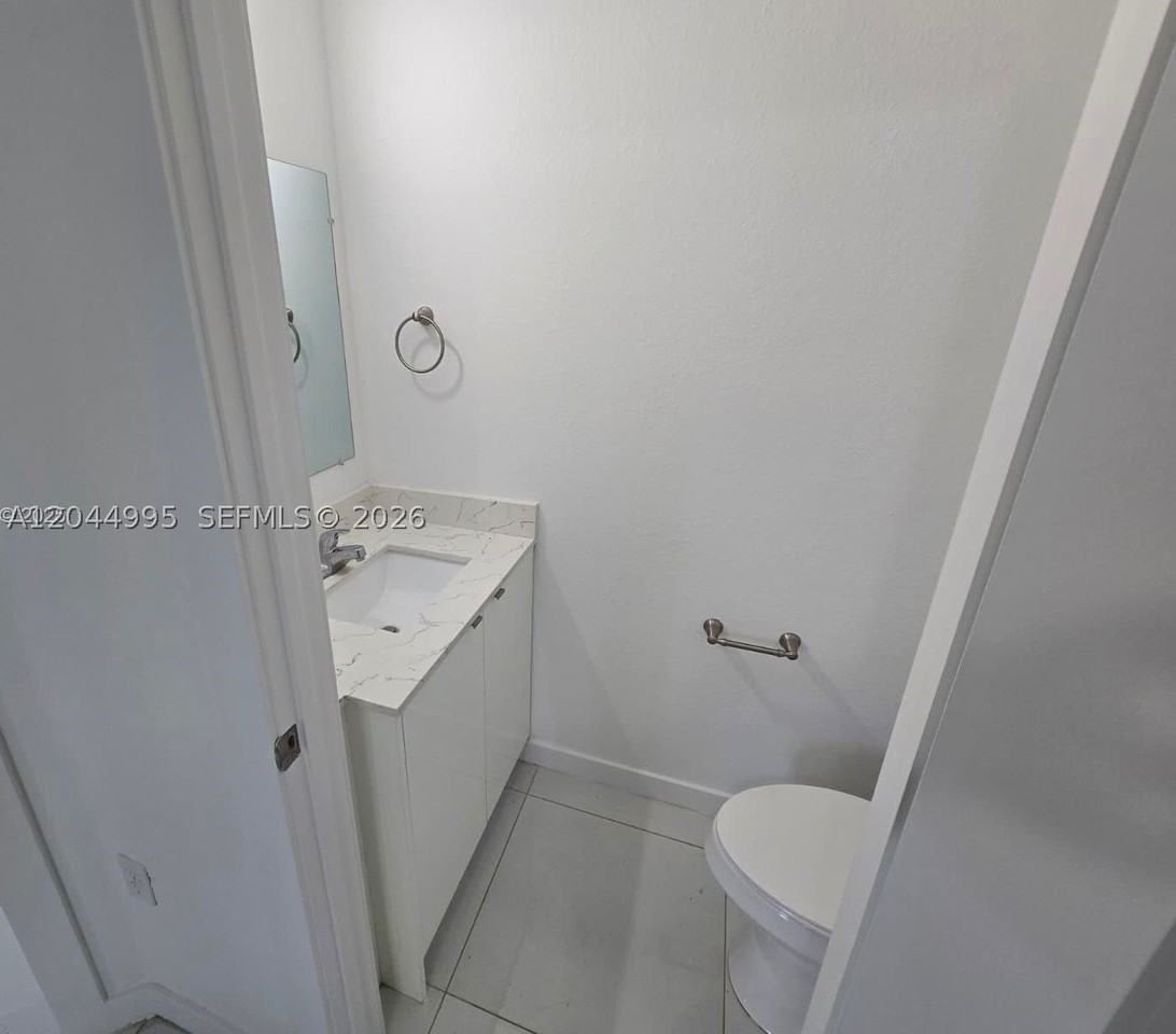 2771 Nw 43rd Ter #2771 - Photo 5 of 13