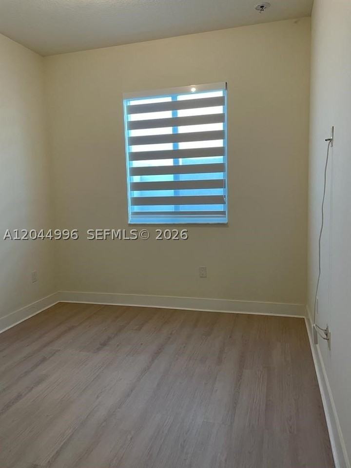 10317 Nw 66th St #10317 - Photo 6 of 12