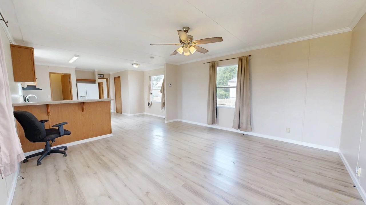 2406 Kathy Dr - Photo 2 of 8