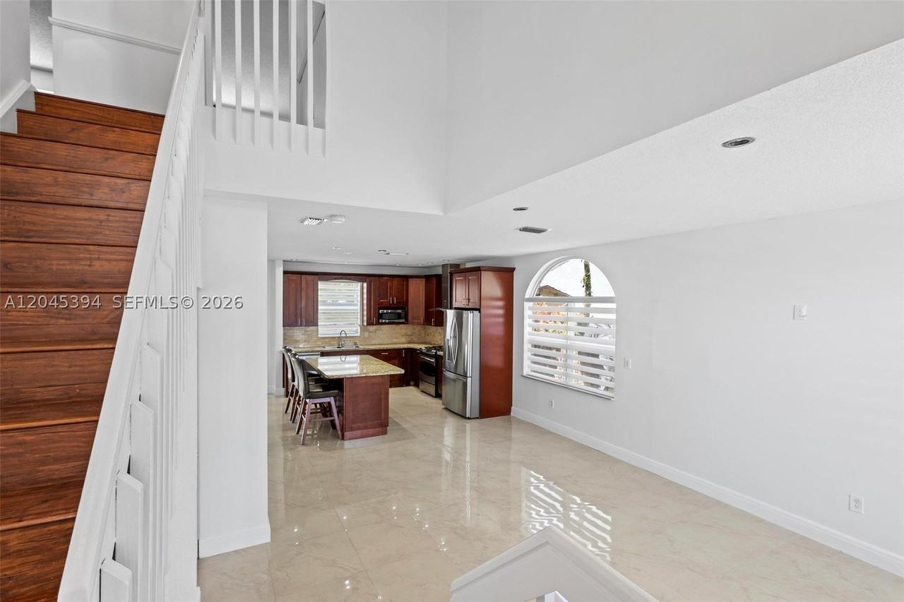 15835 Nw 7th St - Photo 2 of 36