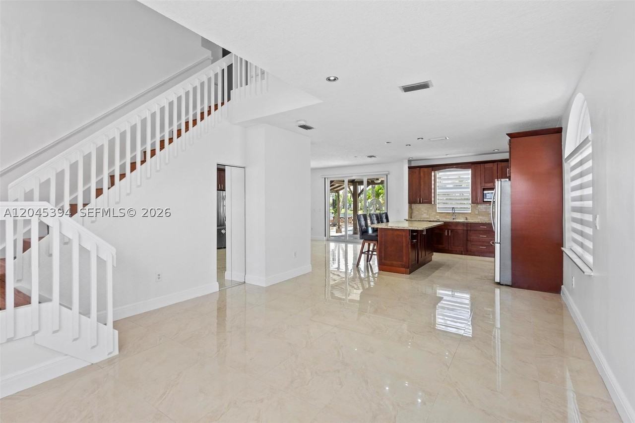 15835 Nw 7th St - Photo 3 of 36