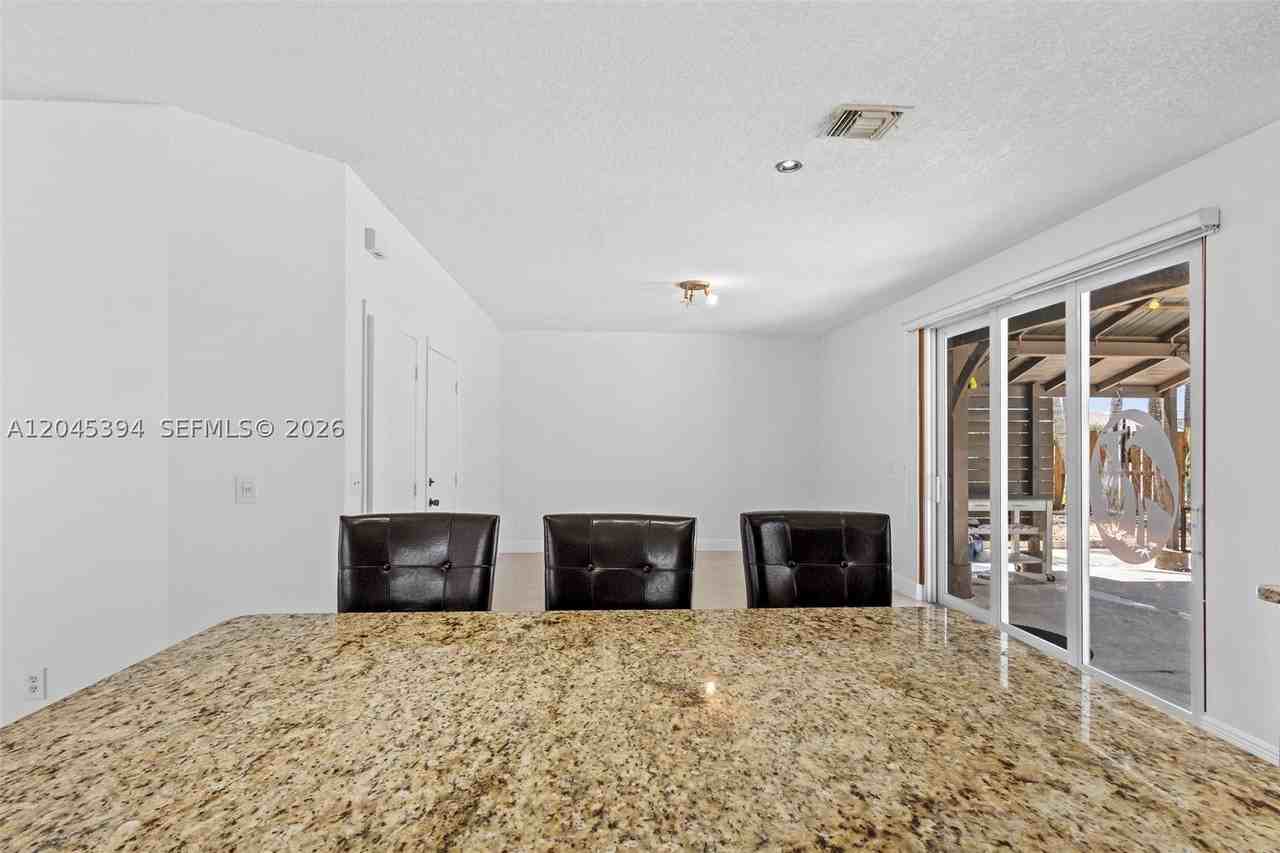 15835 Nw 7th St - Photo 7 of 36