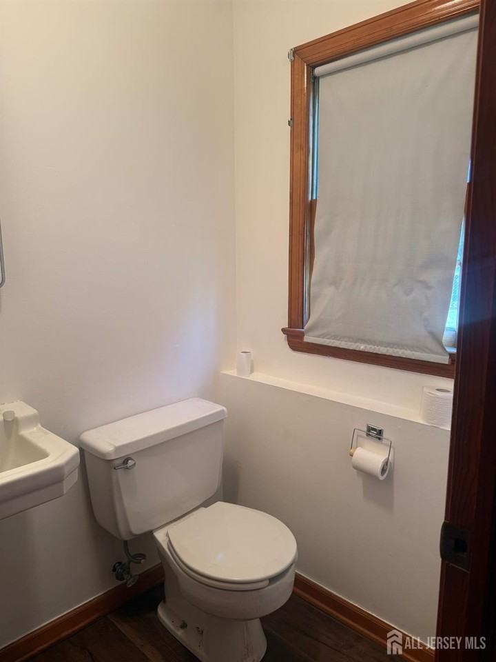 304 Fairlamb Ave - Photo 7 of 16