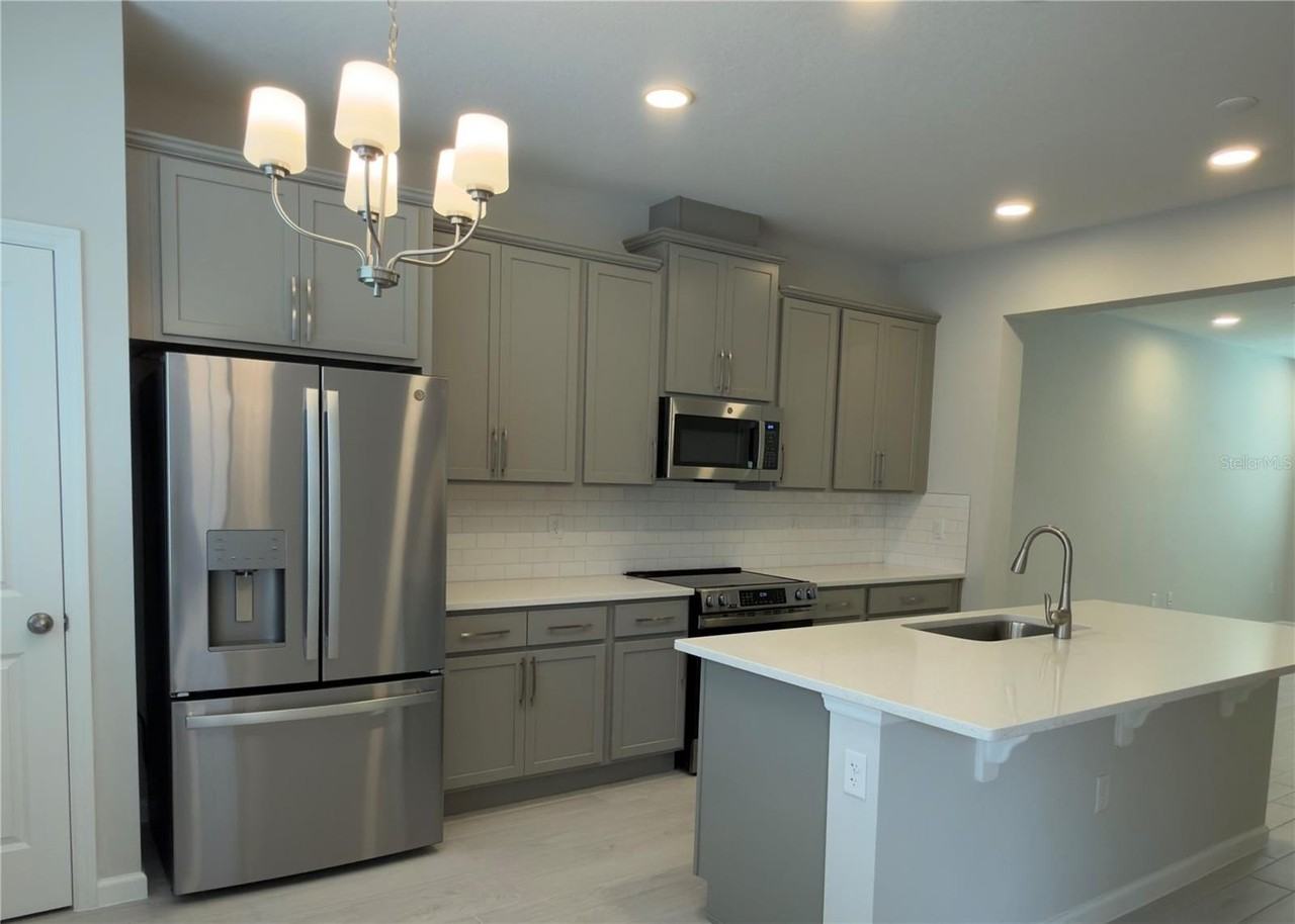 438 Lady Palm St - Photo 4 of 42