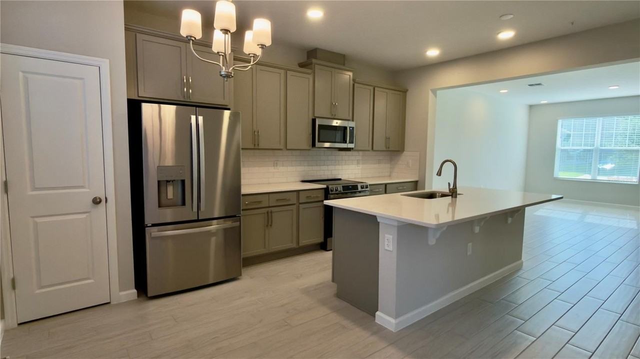 438 Lady Palm St - Photo 5 of 42