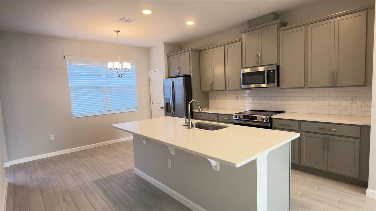 438 Lady Palm St - Photo 7 of 42