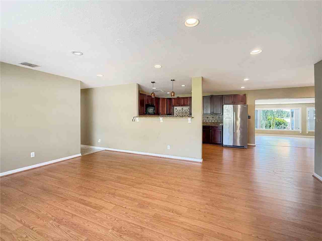 117 Lake Roy Dr - Photo 3 of 24