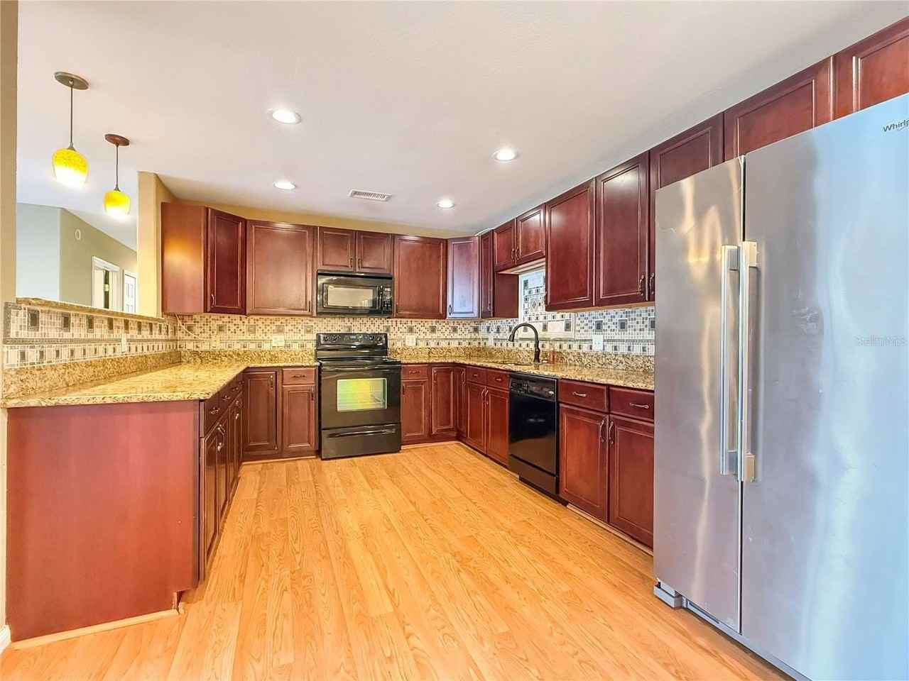 117 Lake Roy Dr - Photo 5 of 24