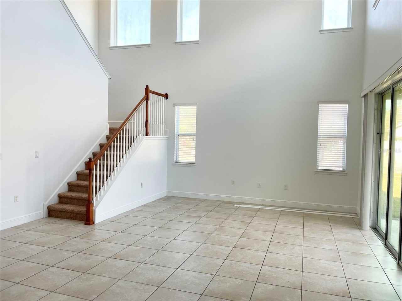 7952 Hampton Lake Dr - Photo 4 of 19