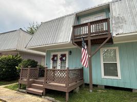 featured image of 590 Royal Oak Dr Apt 6 #6