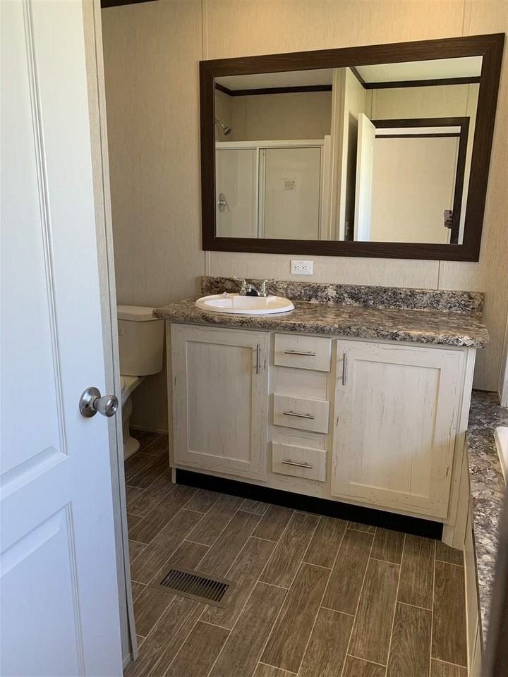 131 Whisper Ridge Ave - Photo 2 of 3