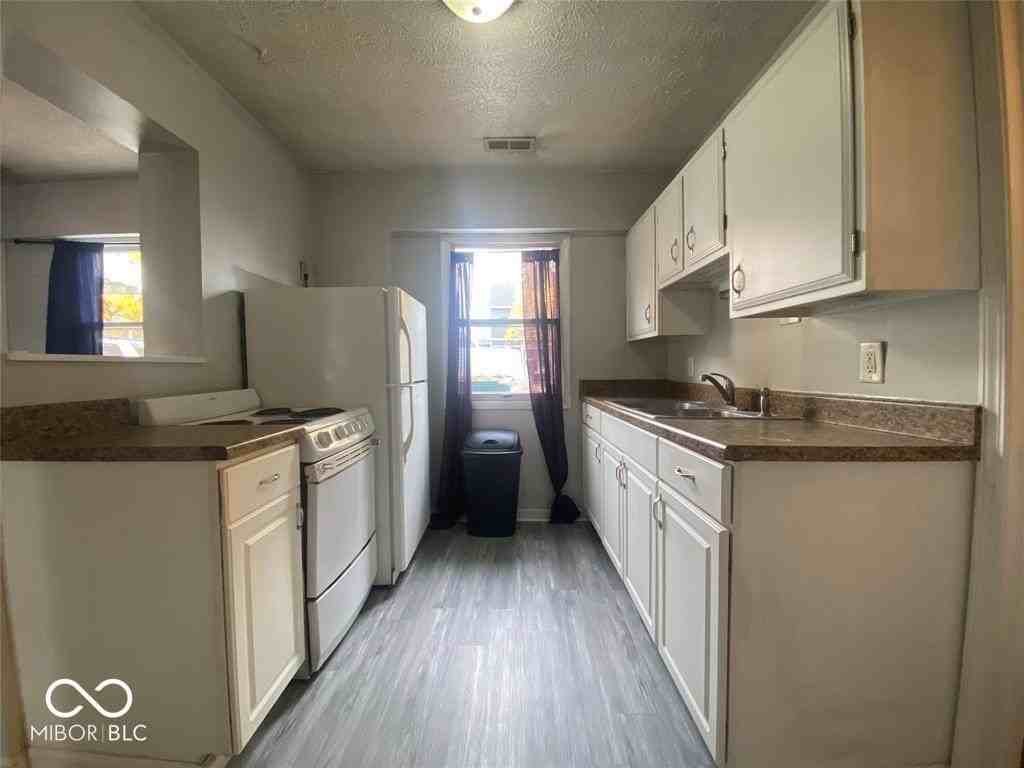 205 Baronne St - Photo 7 of 19